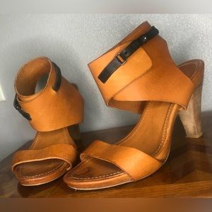 Humanoid tan leather heeled sandals